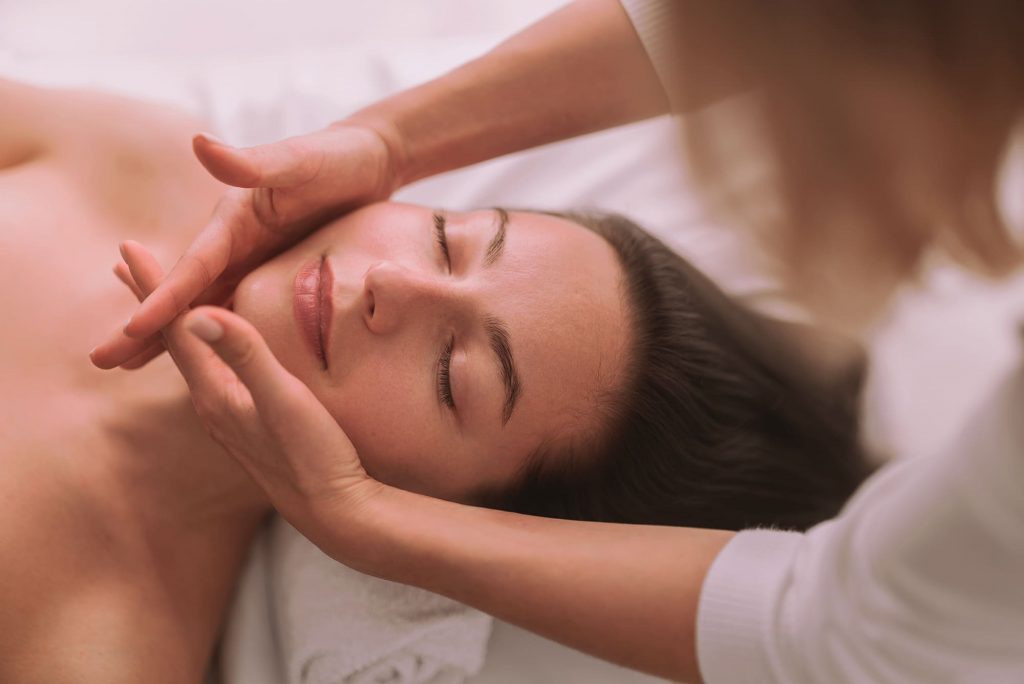 masseuse-doing-massage-to-client-2023-11-27-05-17-19-utc